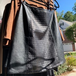 🔴 NEW PLEATHER SKIRT